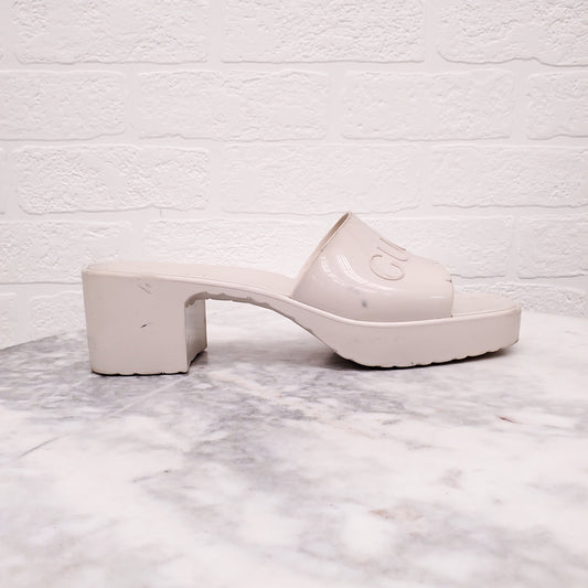 GUCCI WHITE LOGO PATENT SANDALS - SIZE 38