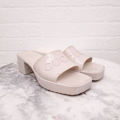 GUCCI WHITE LOGO PATENT SANDALS - SIZE 38