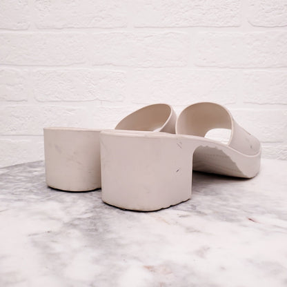 GUCCI WHITE LOGO PATENT SANDALS - SIZE 38